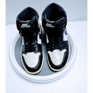 Nike Air Jordan 1 Retro High OG Black/White Youth Sneakers Size 4.5Y